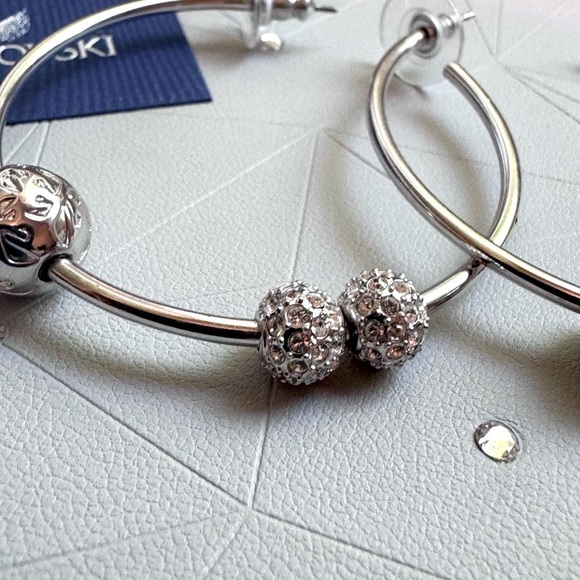 ✨ Stunning Timeless Vintage Swarovski Large Silver and Pave Crystal Hoop Earring - Picture 11 of 14